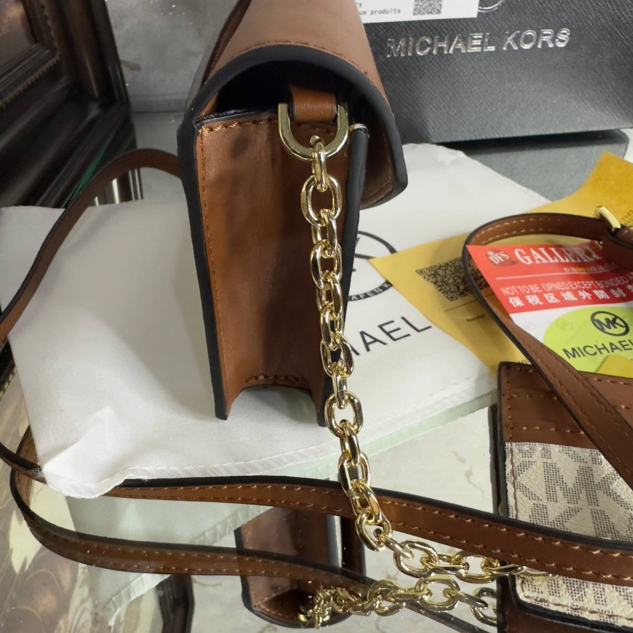 Sac mk
Taille : 20*10 cm